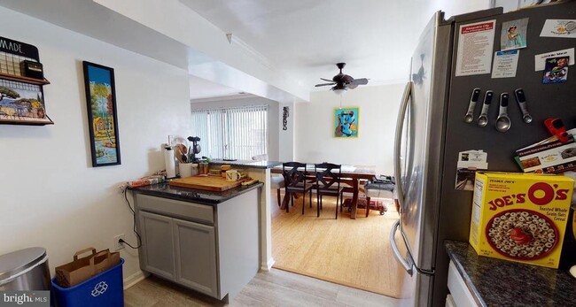 Building Photo - 31 Canterbury Square