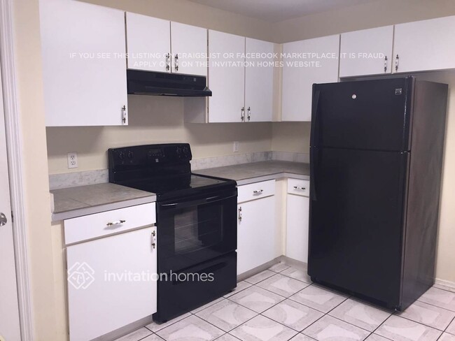 Building Photo - 2401 Bel Air Cir