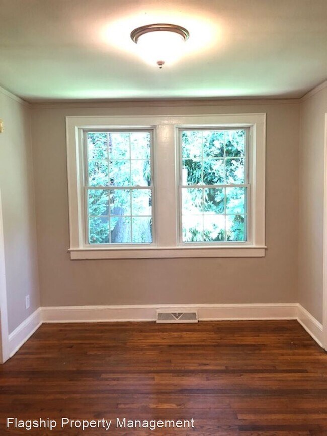 Building Photo - 2 br, 1 bath House - 306 W. Park Avenue
