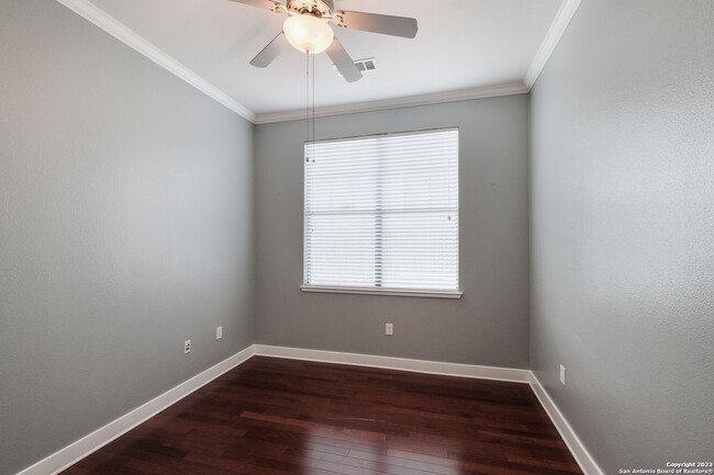 Foto del edificio - 7342 Oak Manor Dr