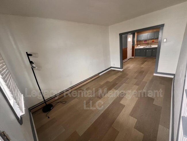 Foto del edificio - 123 South Gilbert Street - 1
