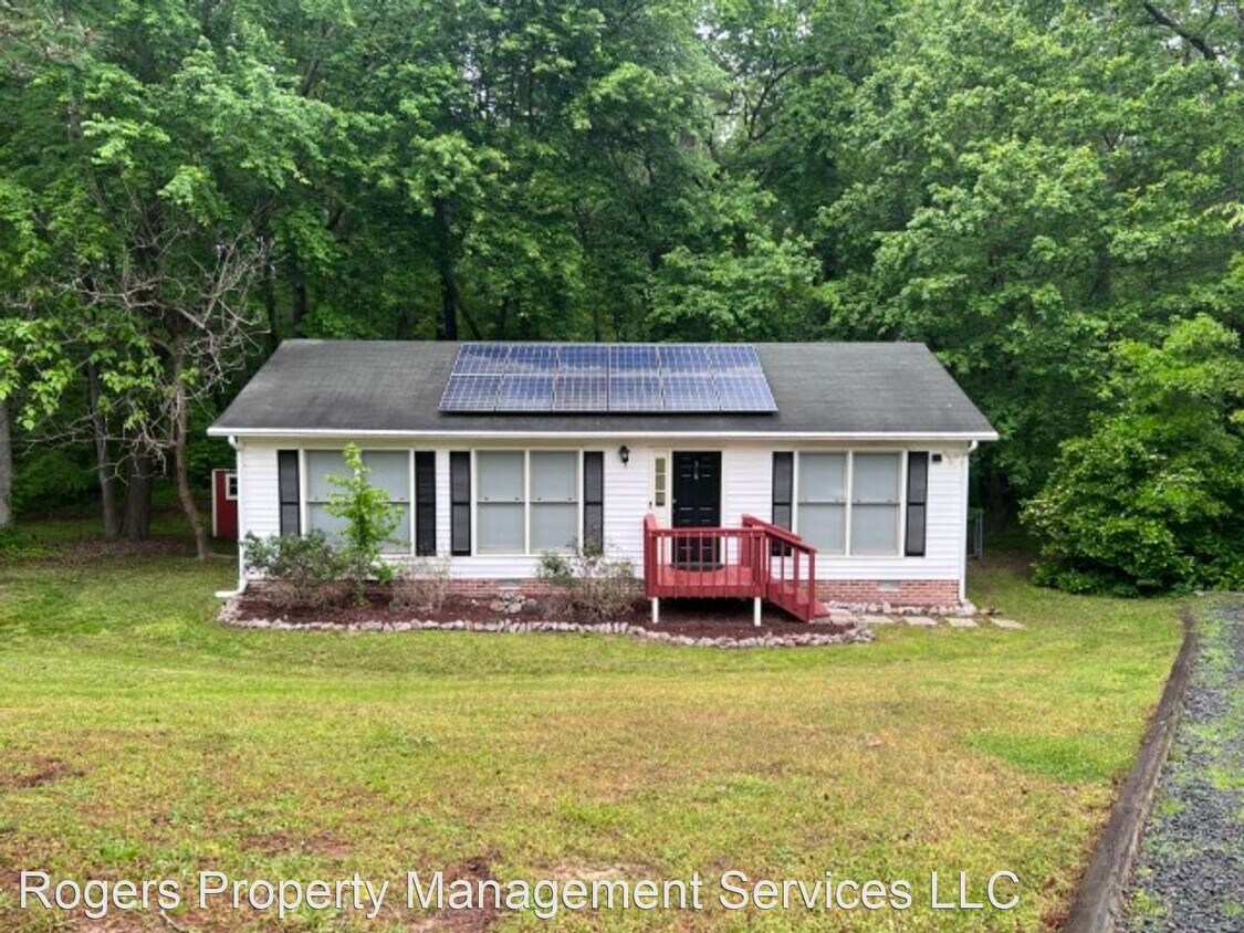 Primary Photo - 3 br, 2 bath House - 316 Apple Street