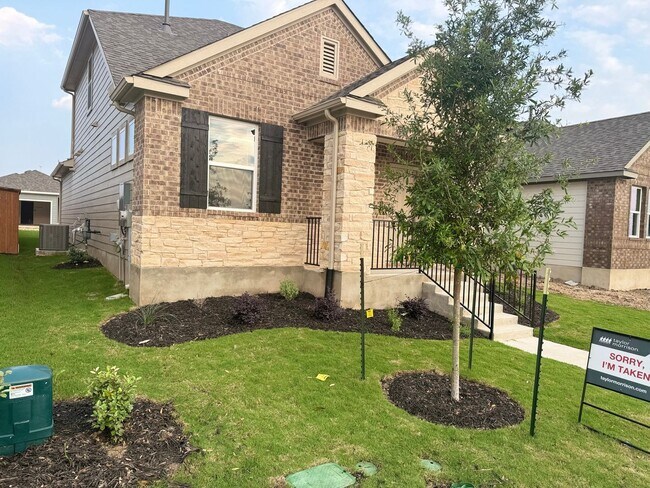 Foto del edificio - 212 Flowers Ave