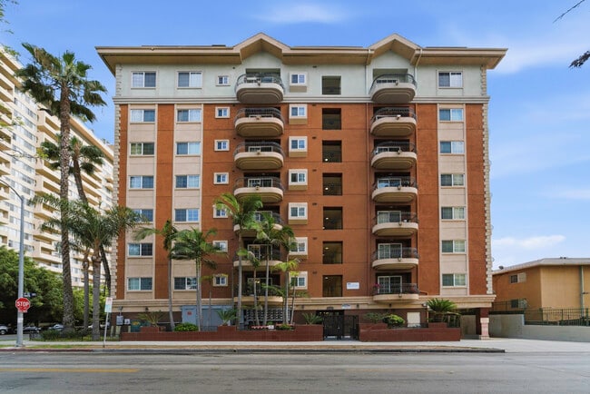 Building Photo - 700 S Ardmore Ave