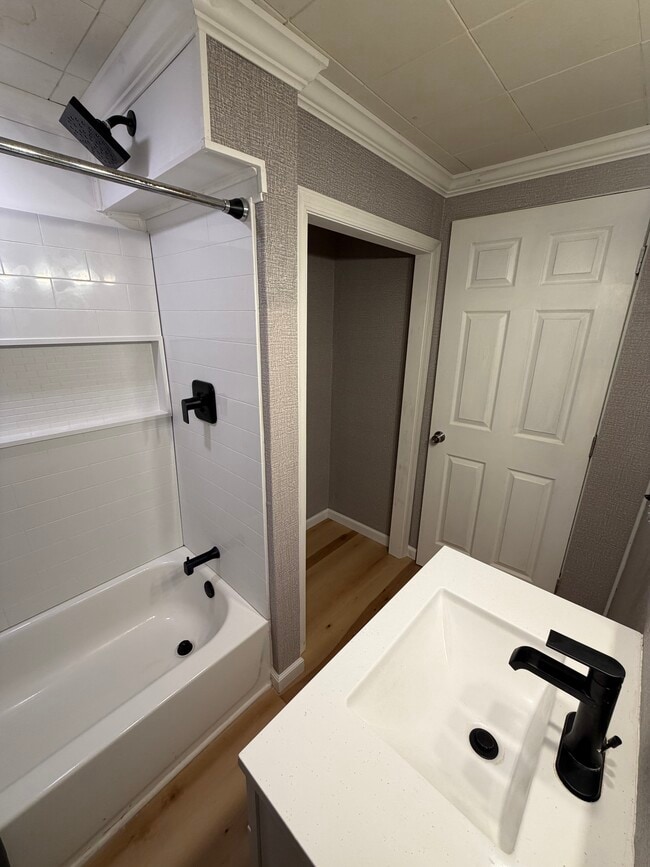 Building Photo - 2570 Sanger Ln