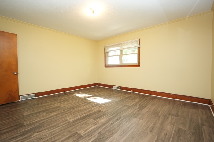Primary Photo - Spacious 4-bedroom, 2-bath home