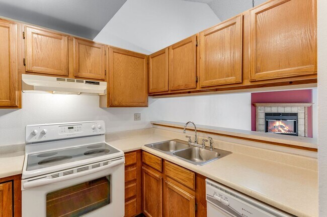 Foto del edificio - Cozy Condo in Convenient Location with Mou...