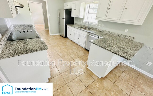 Building Photo - 8696 Beechcroft Pl S