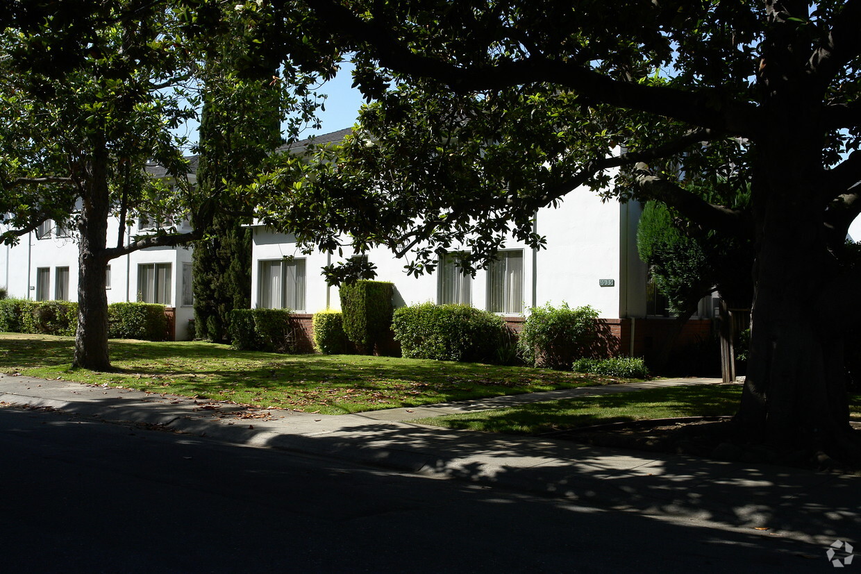 Building Photo - 1035 Noel Dr