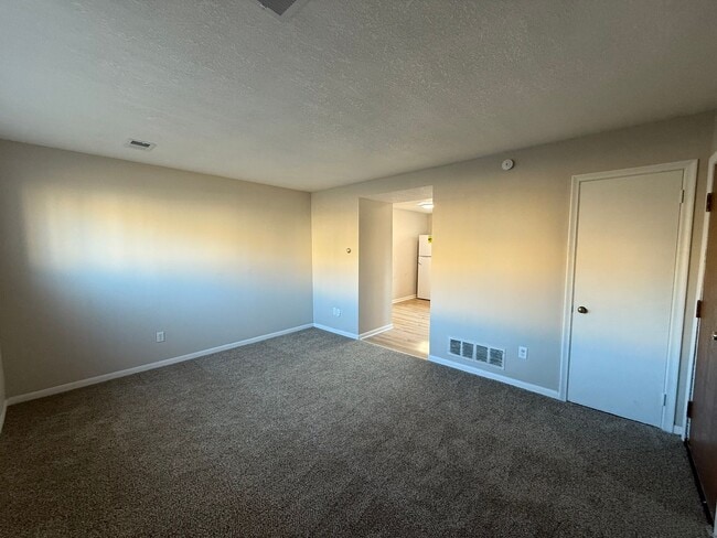 Building Photo - 2606 E Hennepin Ave