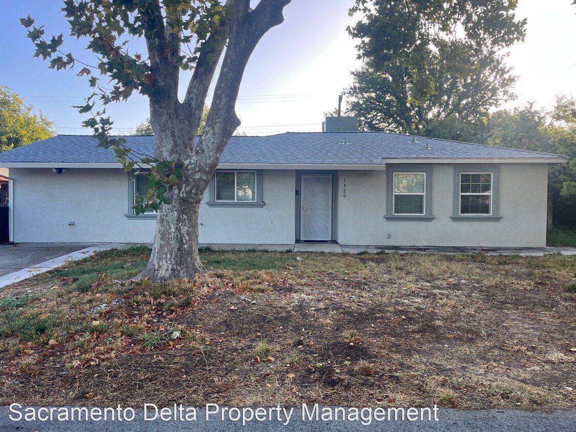 3 br, 1 bath House 1320 Rushden Drive House Rental in Sacramento