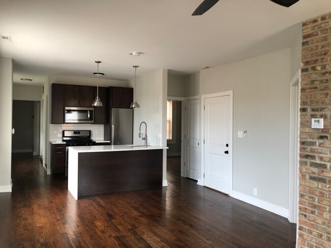 Building Photo - 1701 W Cullerton St