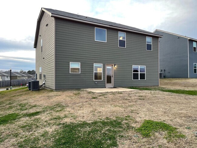 Building Photo - Gorgeous New Home in Opelika! Available Now!
