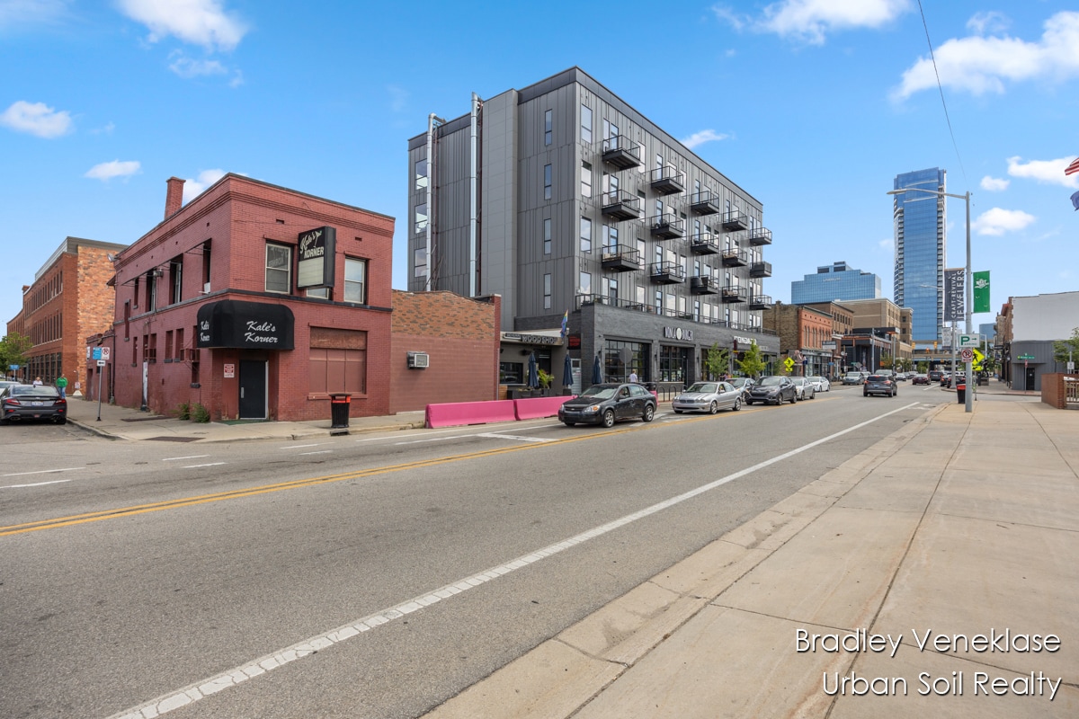 Primary Photo - 511 Bridge St NW