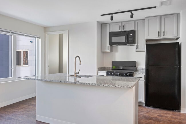 Building Photo - MDL Flats