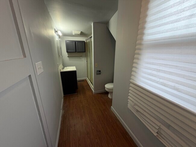 Building Photo - 20 Bismark-