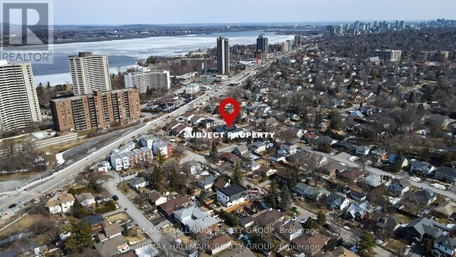 Photo du bâtiment - 250 Richardson Ave