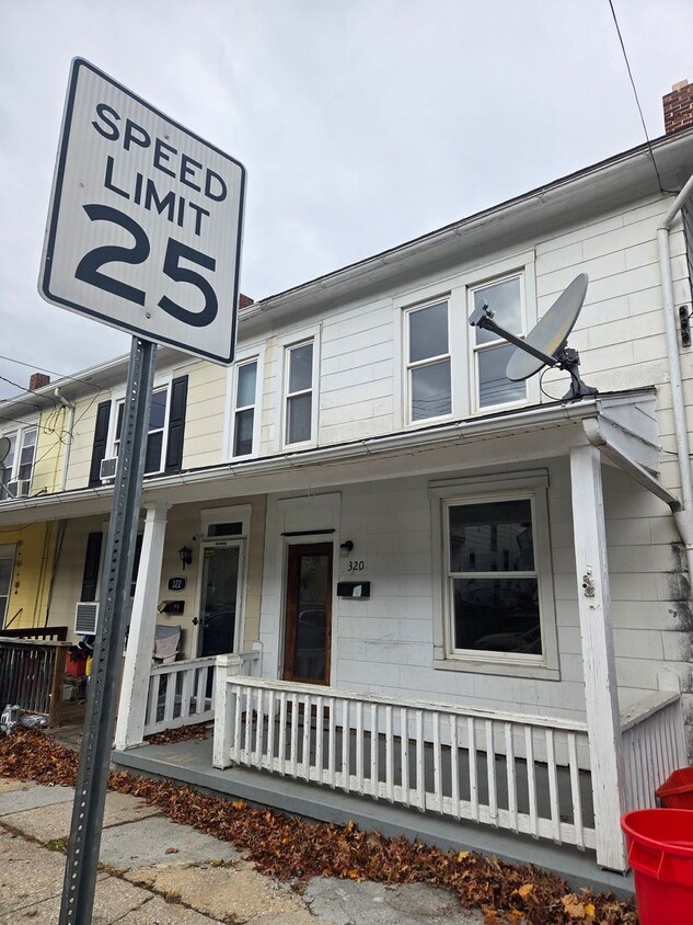 Primary Photo - 320 Atlantic Ave