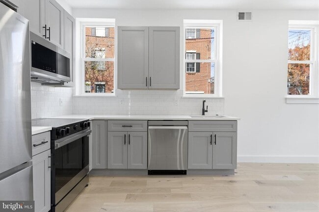 Foto del edificio - 2724 E Somerset St