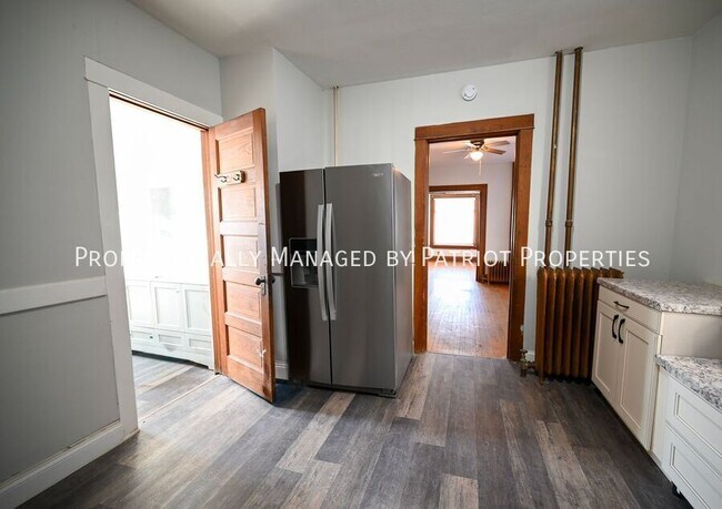 Foto del edificio - 405 W Main St