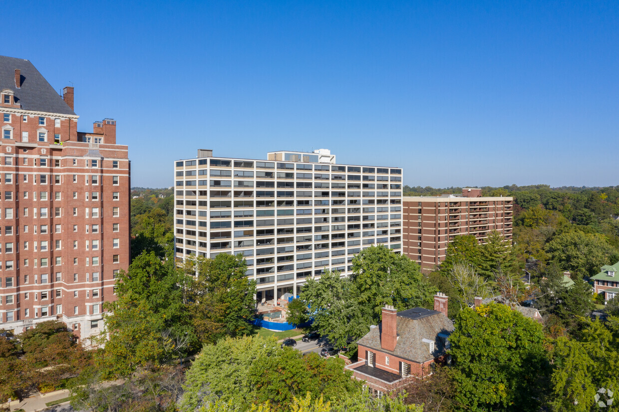 Building Photo - Highfield House Condominium