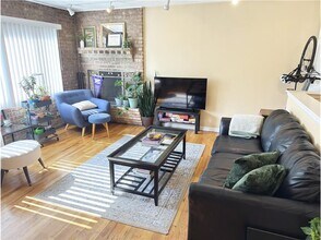 Building Photo - 715 W Diversey Pkwy