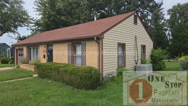 Foto del edificio - 3 Bedroom, 2 Bathroom with 1 Car Garage in Gladstone, Missouri