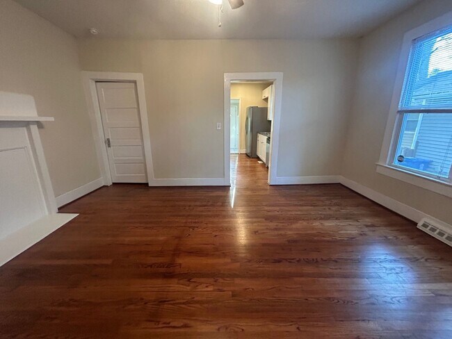 Foto del edificio - 1506 Charlton St