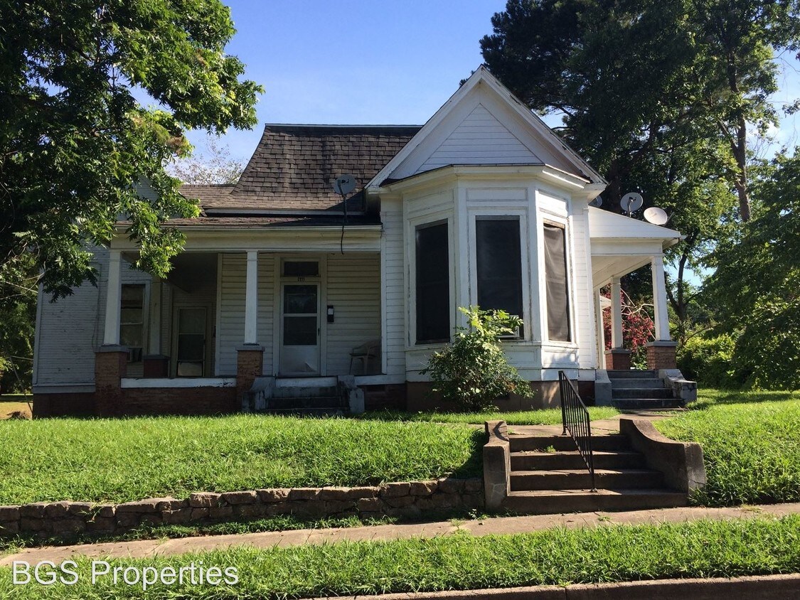 Primary Photo - 446 Miller St