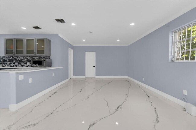 Foto del edificio - 1010 NW 196th St