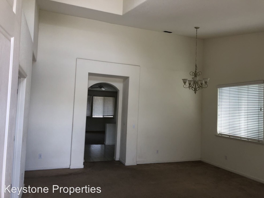 Building Photo - 4 br, 3 bath House - 5475 Cooper Ct.