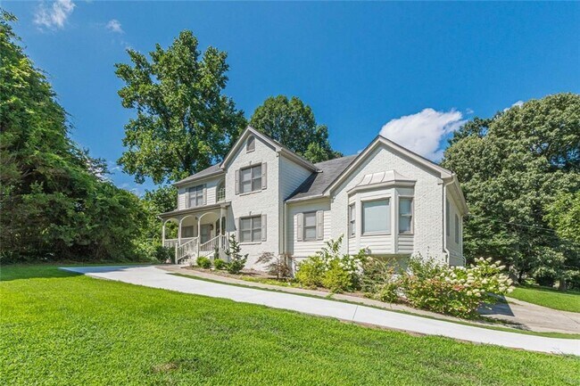 Building Photo - 4996 N Peachtree Rd