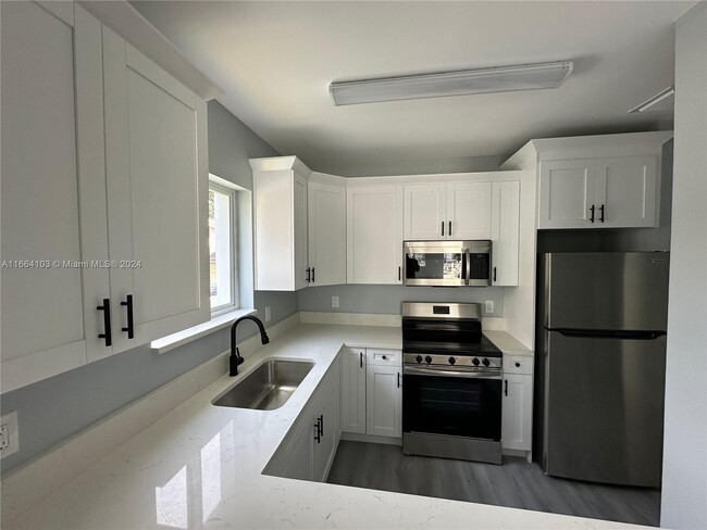 Foto del edificio - 265 NW 81st St
