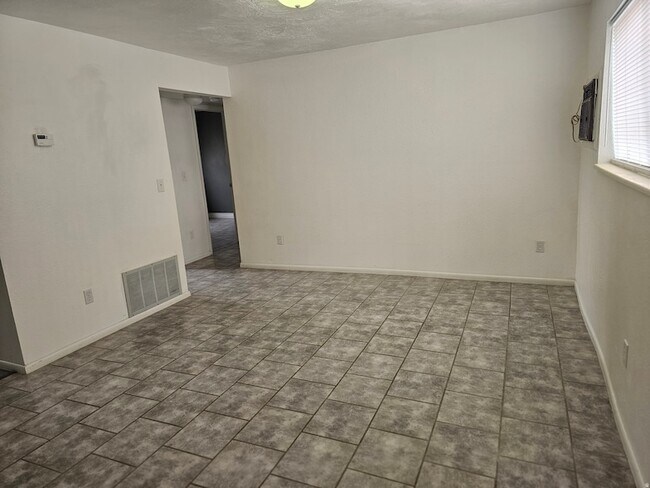 Foto del edificio - 205 N 400 W