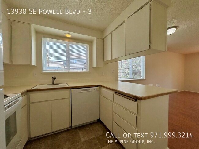 Foto del edificio - 13938 SE Powell Blvd