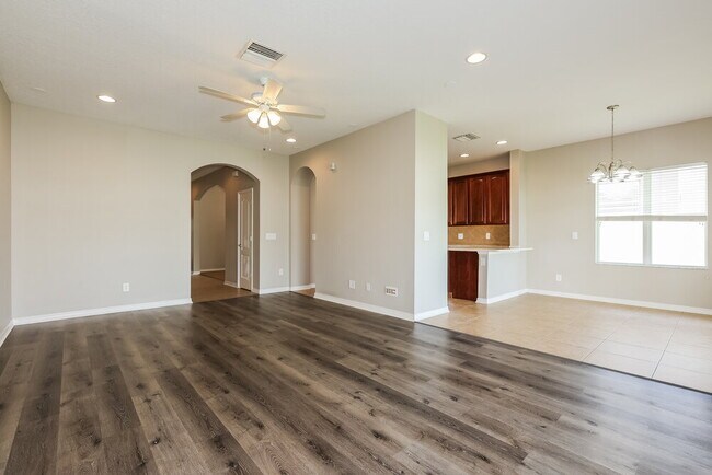 Building Photo - 10644 Shady Preserve Dr