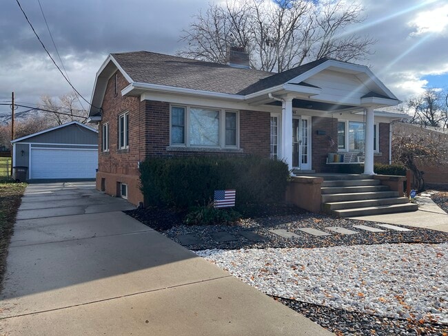 Photo - 2765 S Imperial St House