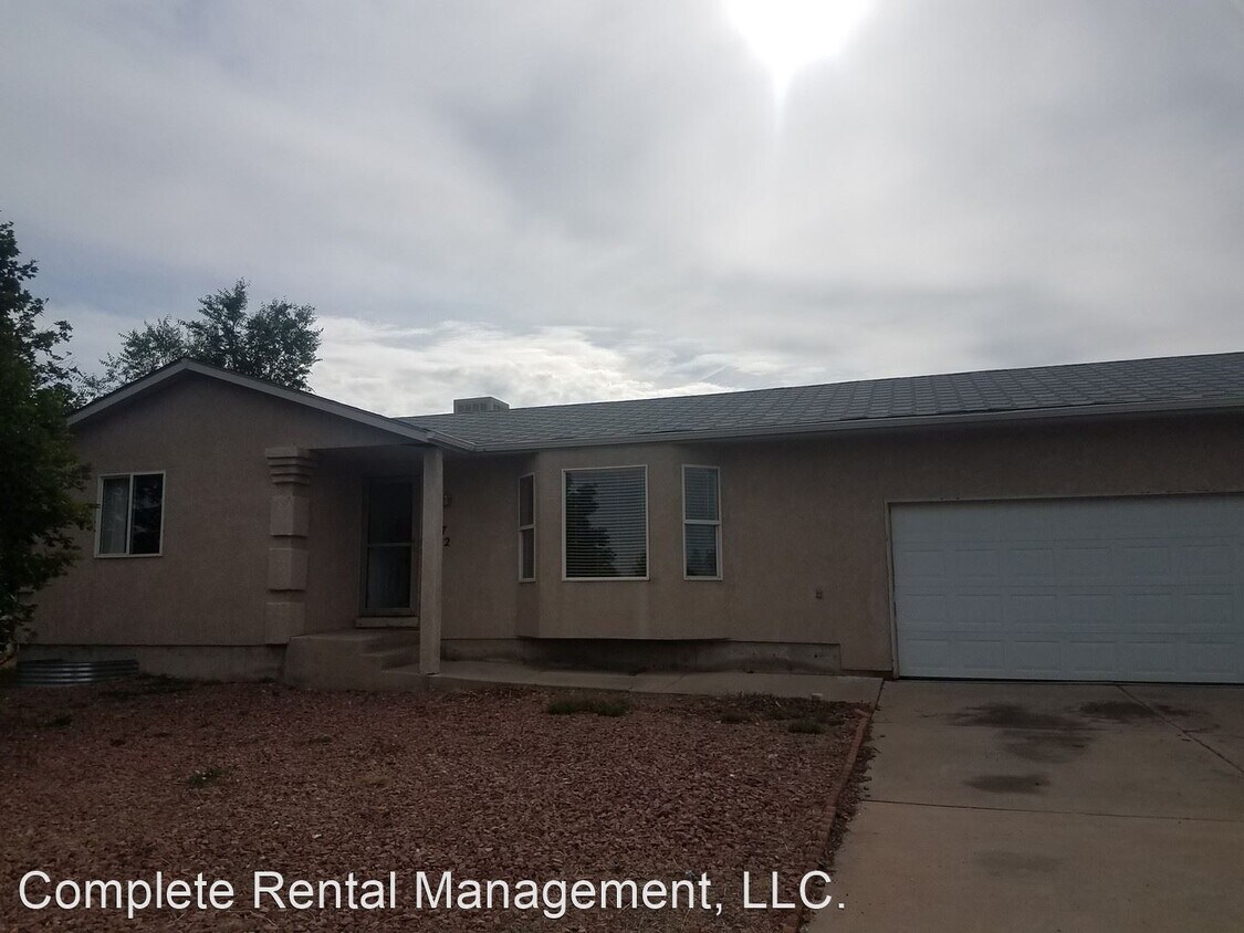Foto principal - 2 br, 1 bath House - 872 S Wolcott Dr