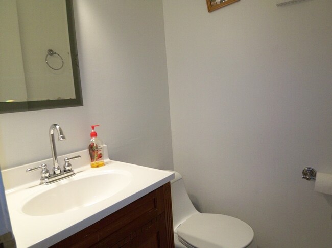 Foto del edificio - 2071 Danbury Pl
