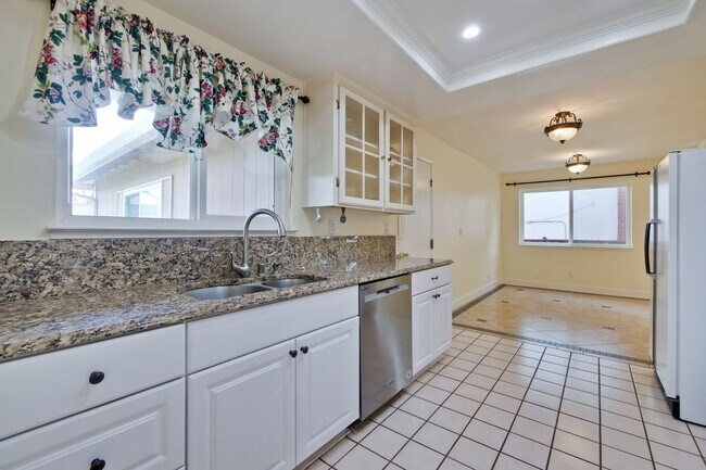 Foto del edificio - Beautifully Updated 3 Bed 2 Bath Home in Prime Milpitas Location!
