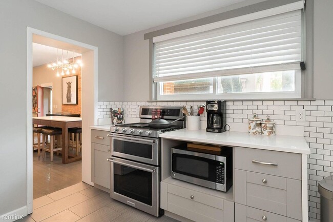 Building Photo - 1 br, 2 bath Condo - 41 E Columbus St