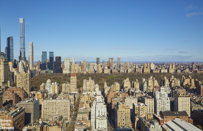 Building Photo - Triple Mint Spectacular Views