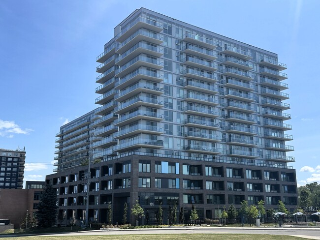 Building Photo - Bright & Contemporary Condo! (1+Den, 2 Ful...