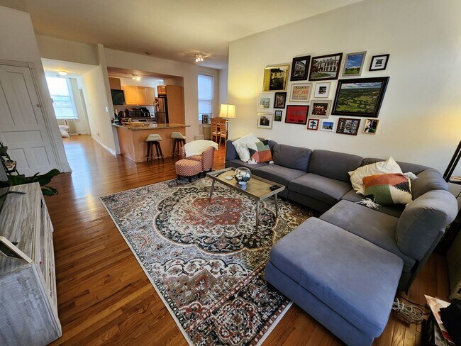 Foto del edificio - 2436-38 Brown St