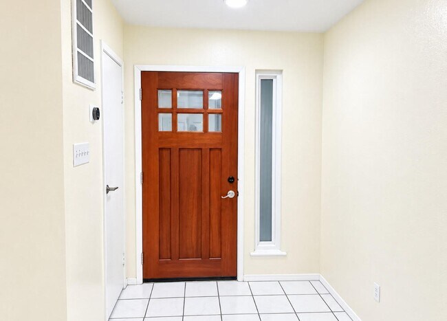 Foto del edificio - 13226 Robinglen Dr