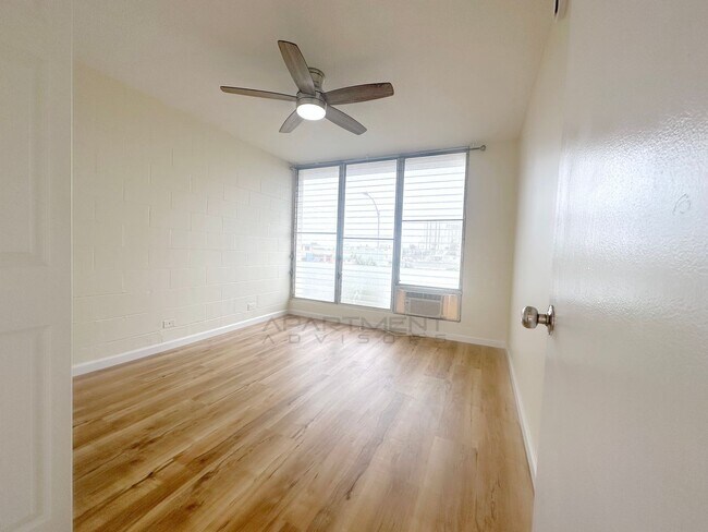 Foto del edificio - 3340 Campbell Ave