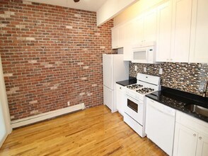 Building Photo - 743 Union St