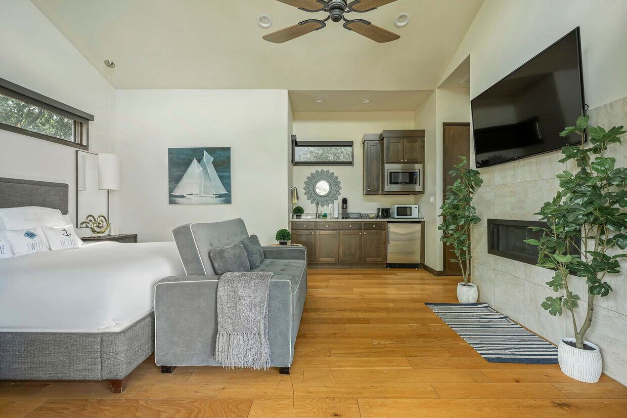 Foto principal - 2113 Barbaro Way