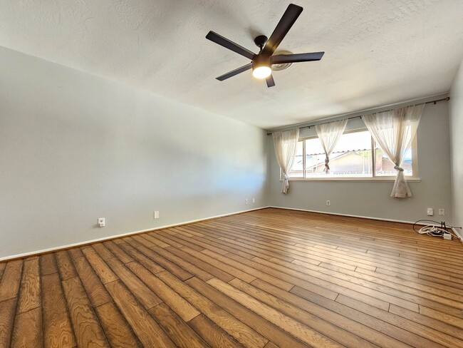 Building Photo - Beautiful home for Rent. Paid Solar, A/C, ...