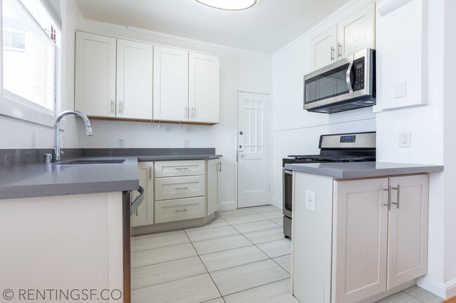 Building Photo - 2625 Franklin St